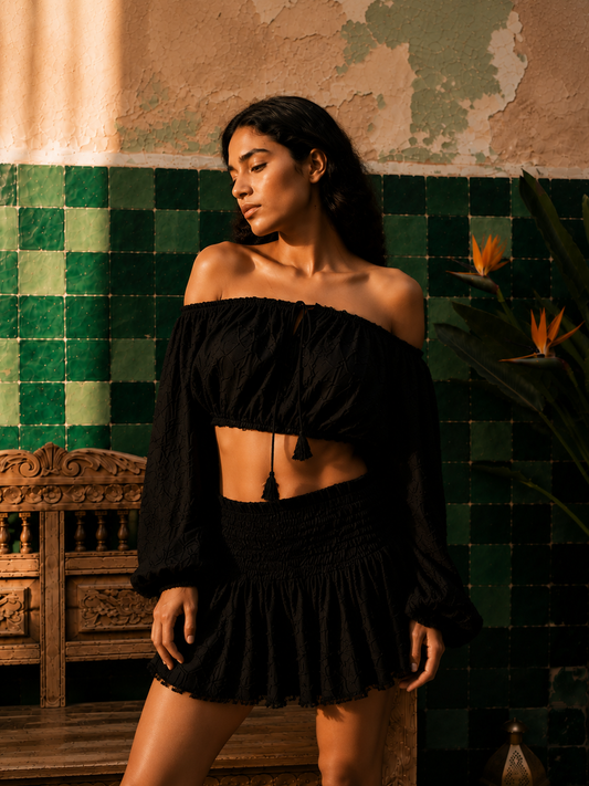 Conjunto de Algodón Tierra Alma - Top Hombros Descubiertos y Falda Negro