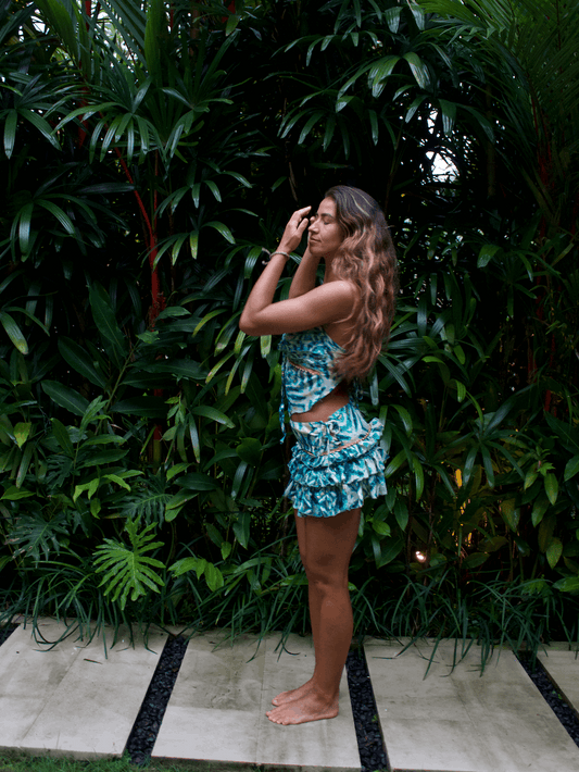 Conjunto de Seda Brisa - Top Halter y Falda Verde