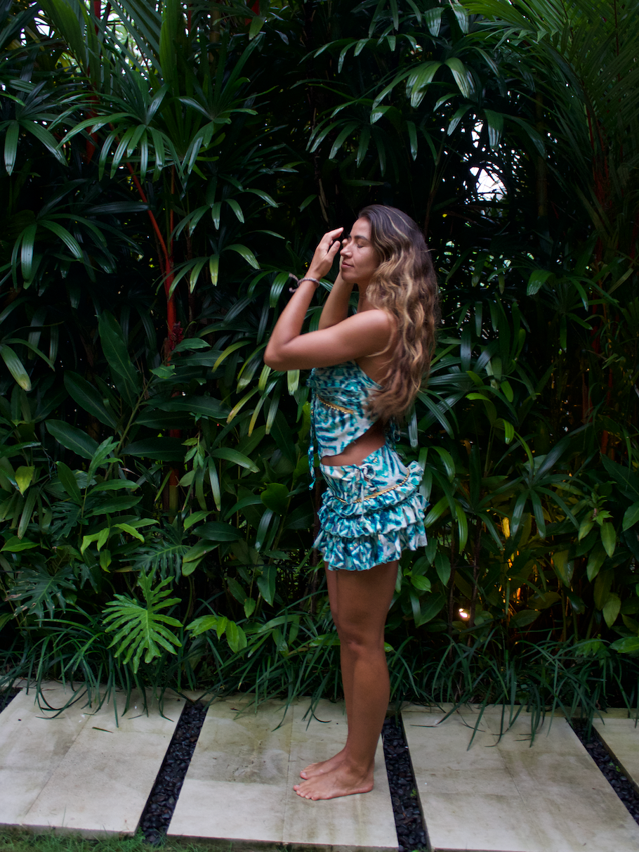 Conjunto de Seda Brisa - Top Halter y Falda Verde